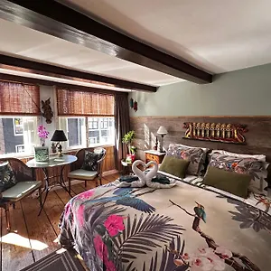 Barangay Bed and breakfast