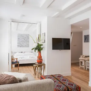 House Of Arts - Centre Bed & Breakfast